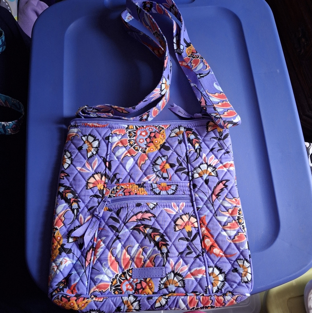 NWOT Vera Bradley Hipster “Mural Garden”